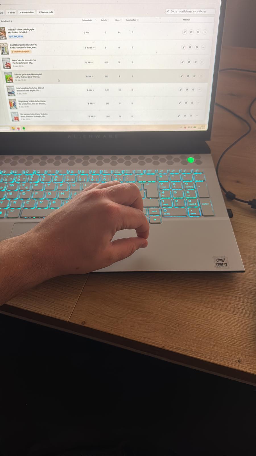 Viel Arbeit am Laptop